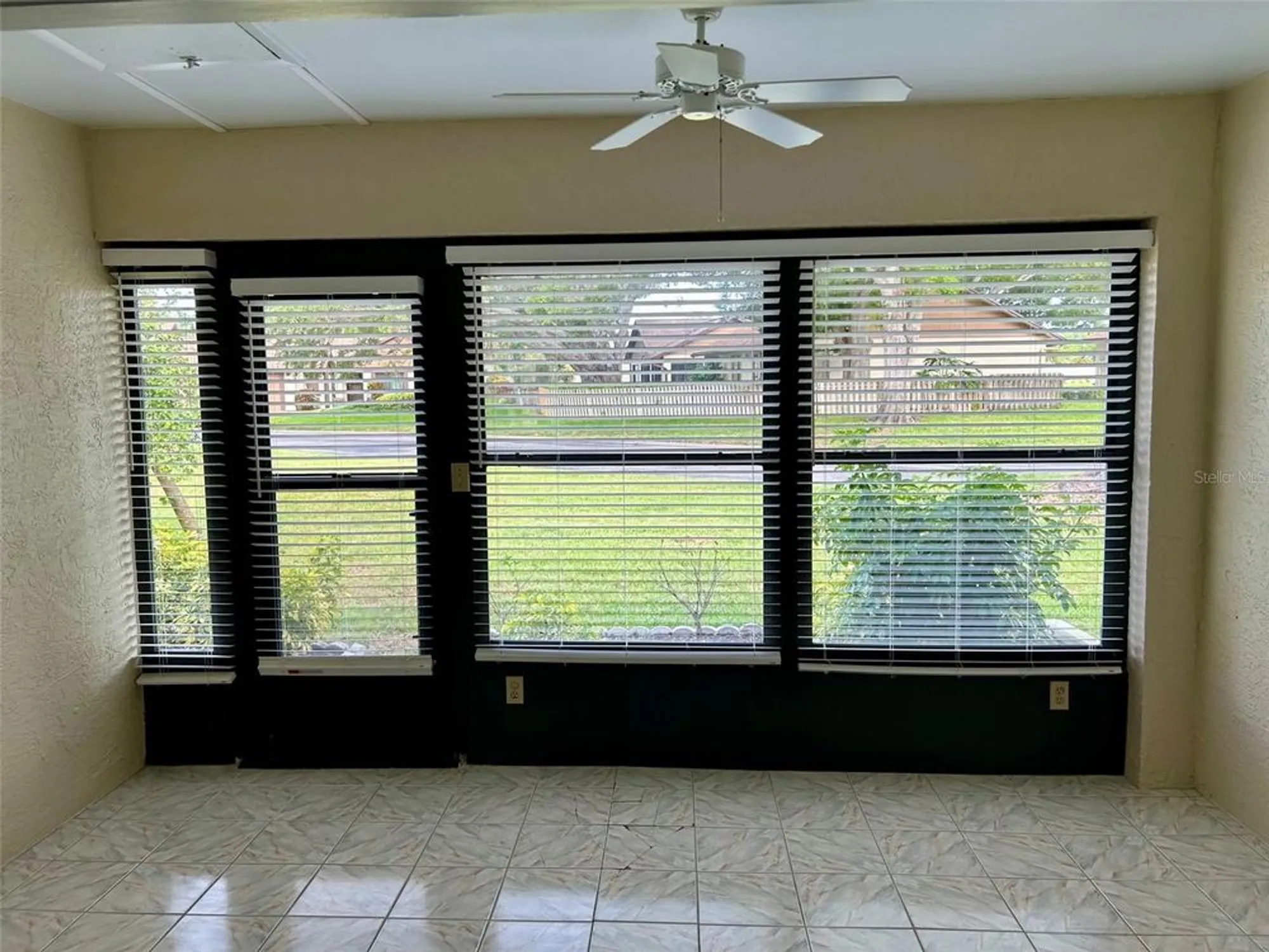 Property Slideshow image 12 of 23 | 2567 oakleaf ln 41b, Clearwater, FL, 33763