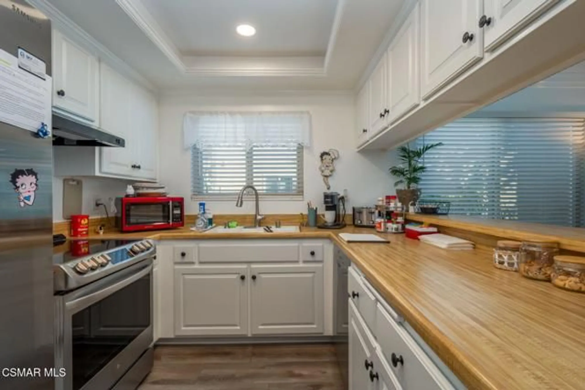 Property Slideshow image 4 of 19 | 248 oakleaf dr 107, Thousand Oaks, CA, 91360