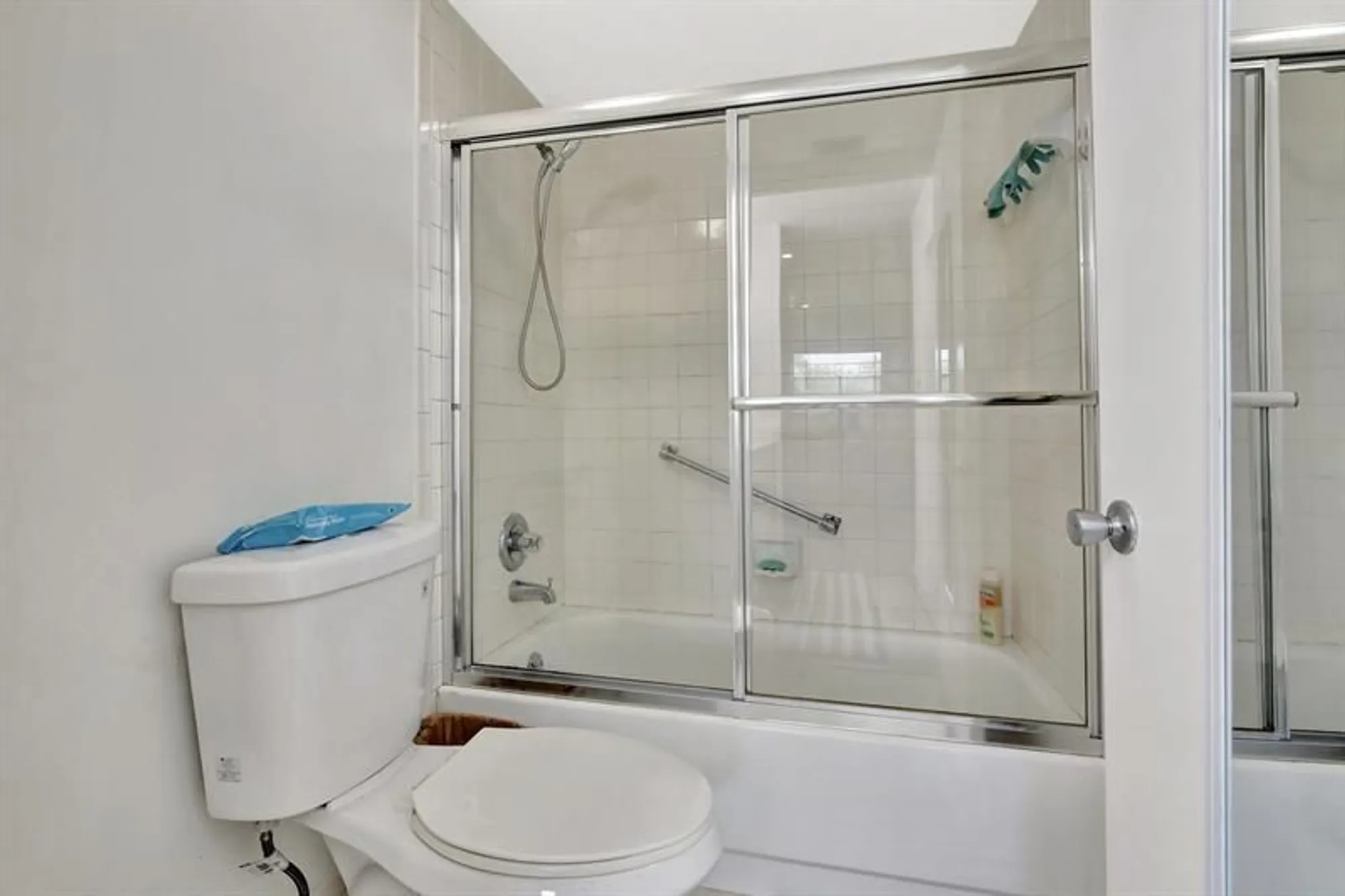 Property Slideshow image 19 of 35 | 1200 sw 124th ter 404 o, Pembroke Pines, FL, 33027