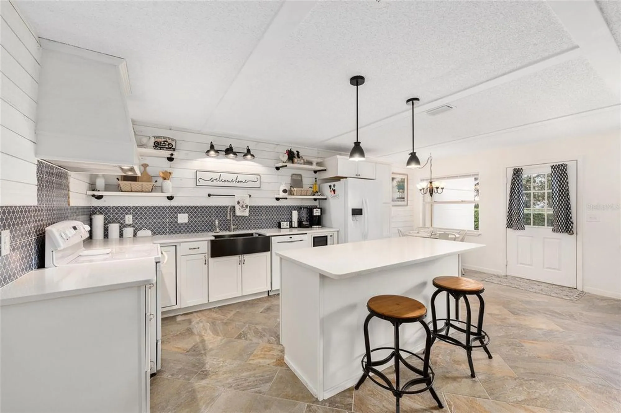 Property Slideshow image 18 of 37 | 8580 sw 97th lane rd b, Ocala, FL, 34481