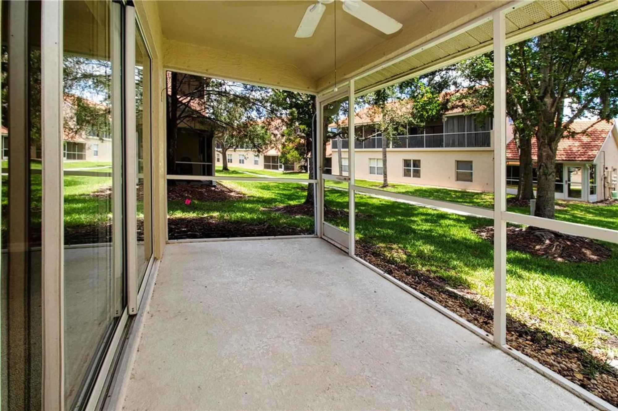 Property Slideshow image 7 of 37 | 7139 cedar hollow cir # 101, Bradenton, FL, 34203