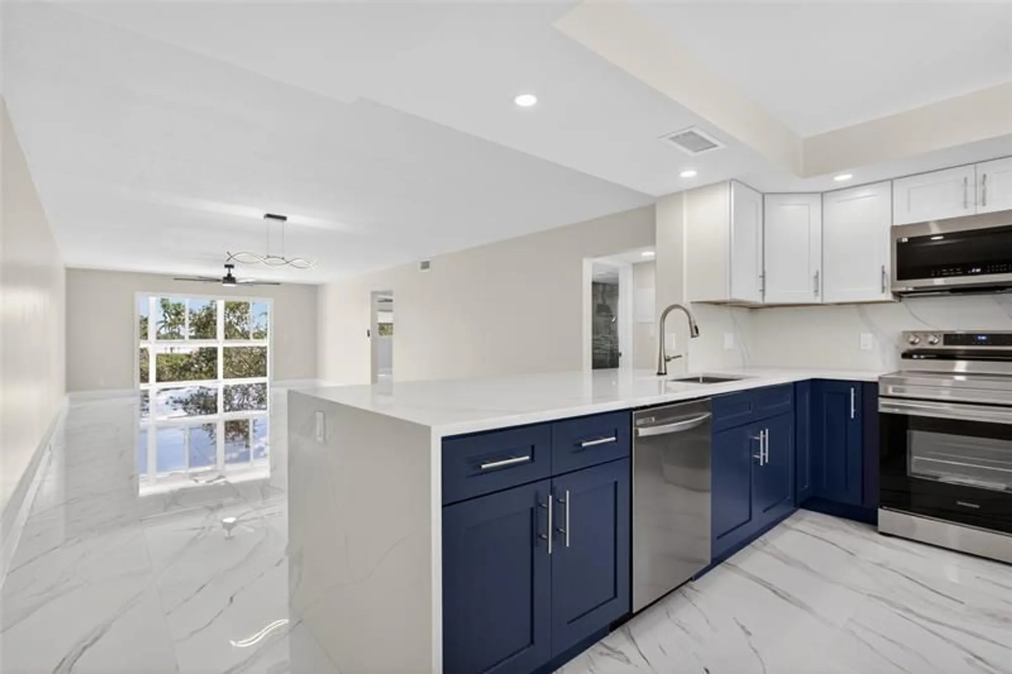 Property Slideshow image 5 of 83 | 3303 aruba way o4, Coconut Creek, FL, 33066