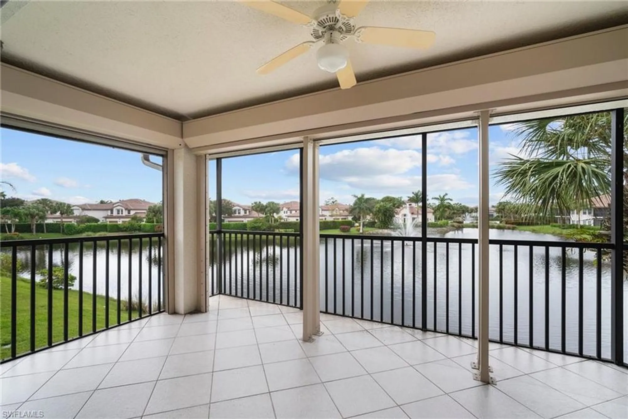 Property Slideshow image 20 of 36 | 8196 saratoga dr 503, Naples, FL, 34113