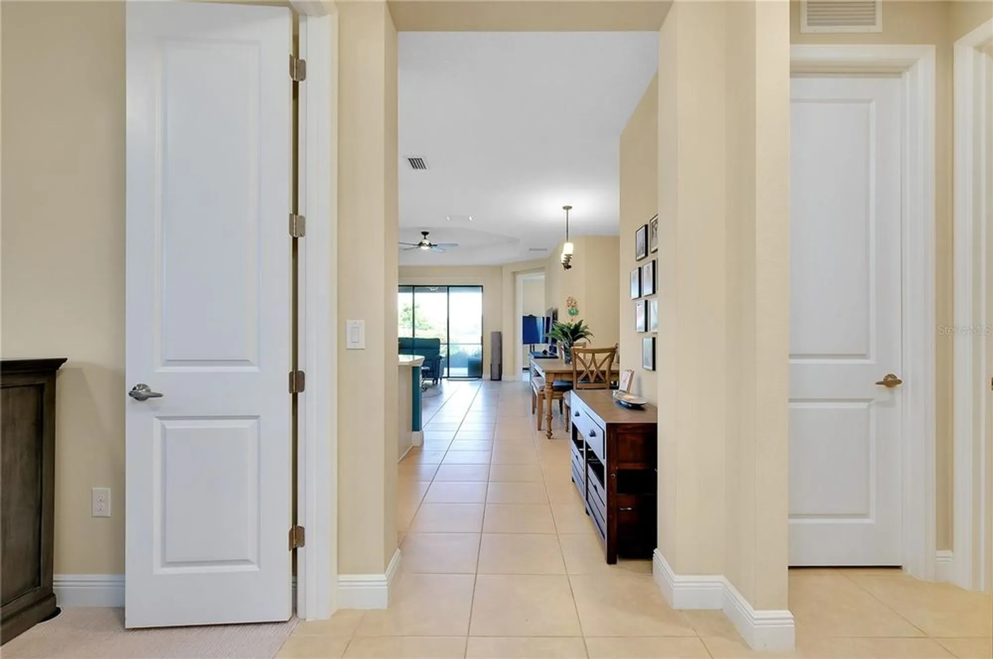 Property Slideshow image 6 of 59 | 21629 avon park ct, Venice, FL, 34293