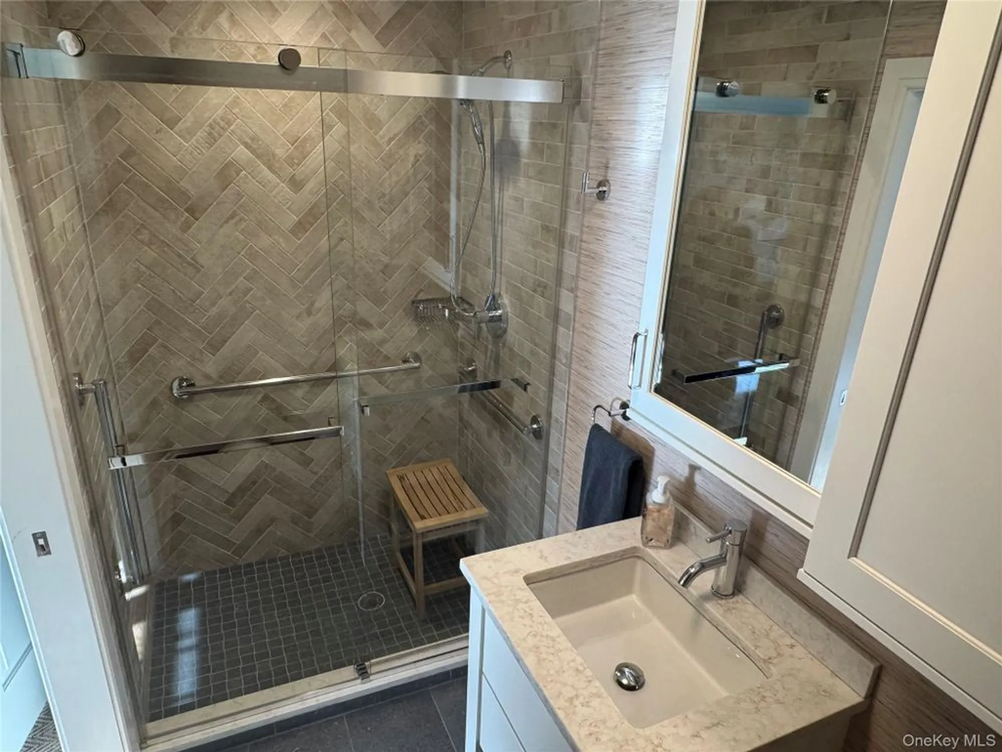 Property Slideshow image 8 of 17 | 910 altessa blvd, Melville, NY, 11747