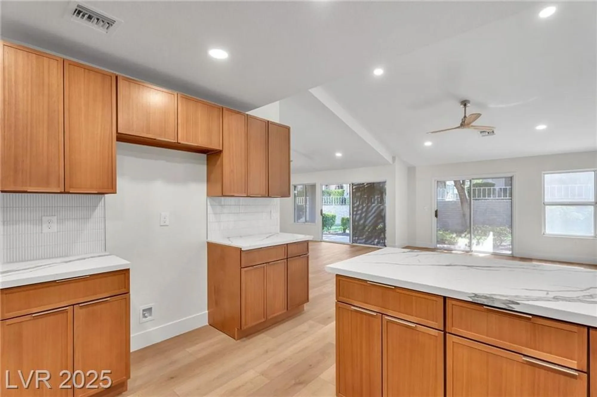 Property Slideshow image 23 of 61 | 8537 glenmount dr, Las Vegas, NV, 89134