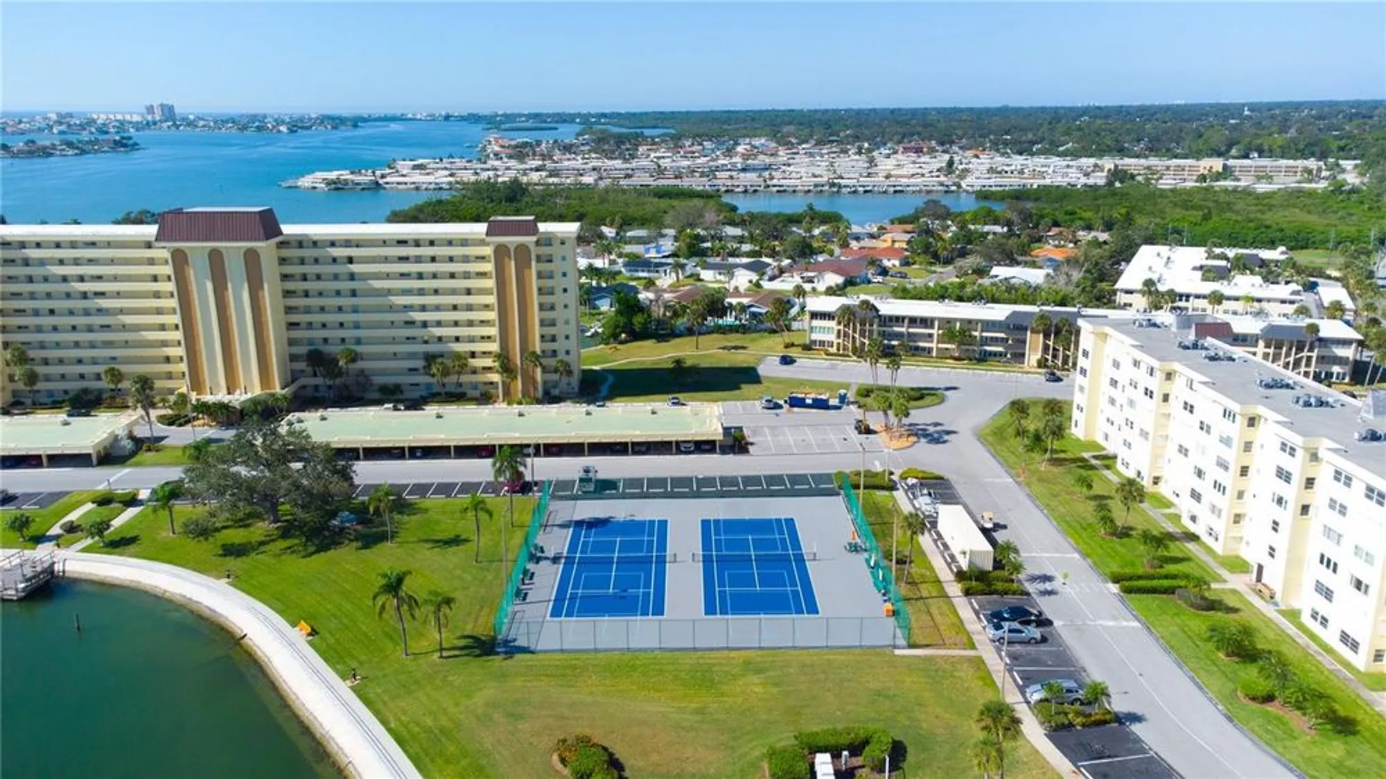 Property Slideshow image 27 of 32 | 4725 cove cir apt 309, Saint Petersburg, FL, 33708