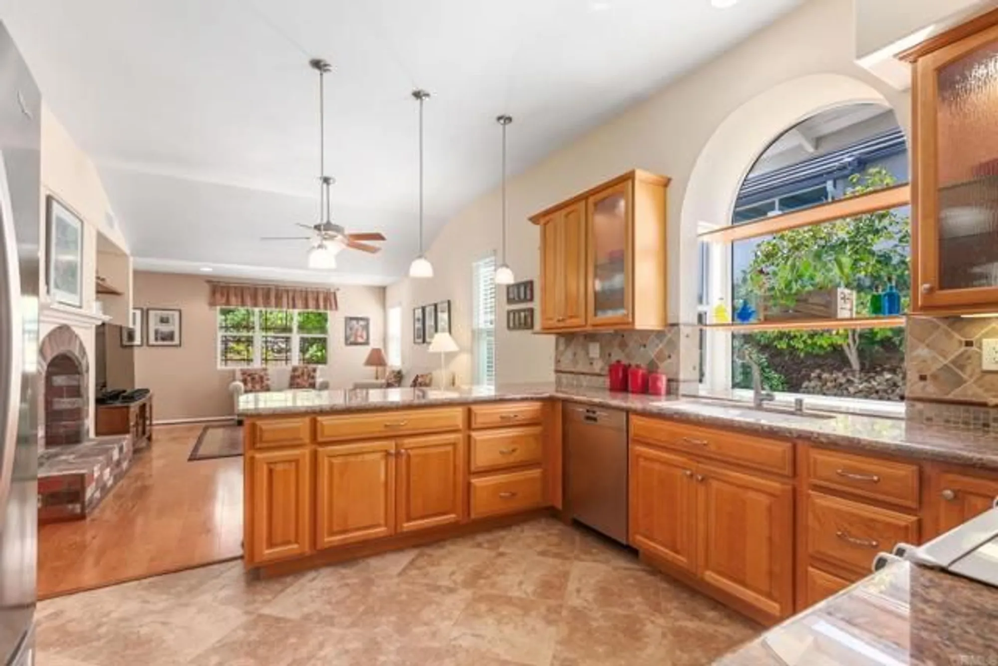 Property Slideshow image 11 of 33 | 1911 la subida way, San Marcos, CA, 92078