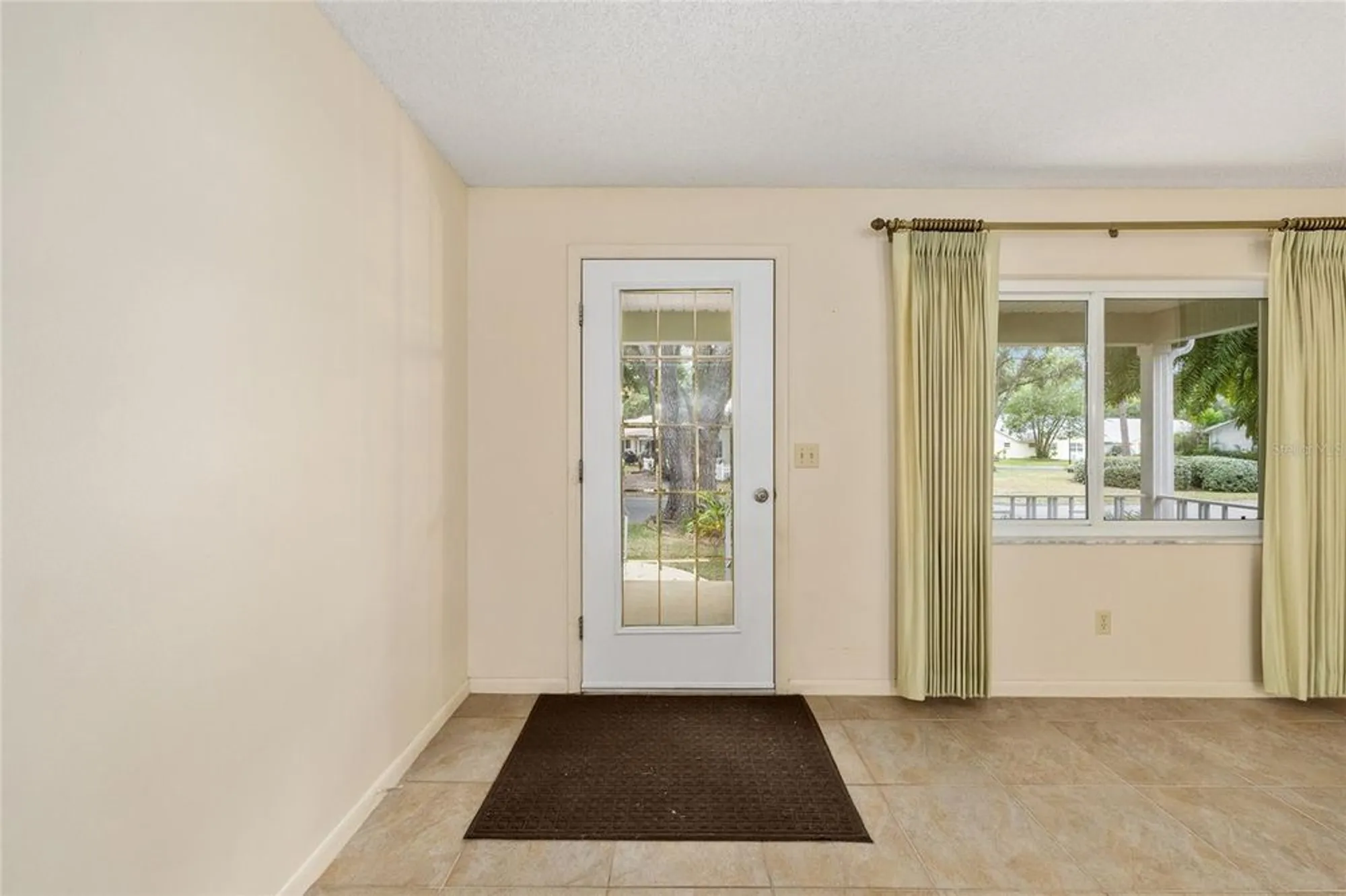 Property Slideshow image 9 of 40 | 9121 sw 83rd ct c, Ocala, FL, 34481