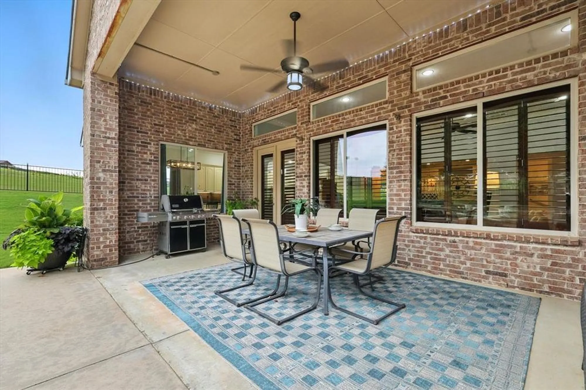 Property Slideshow image 33 of 39 | 9009 landmark ln, Denton, TX, 76207