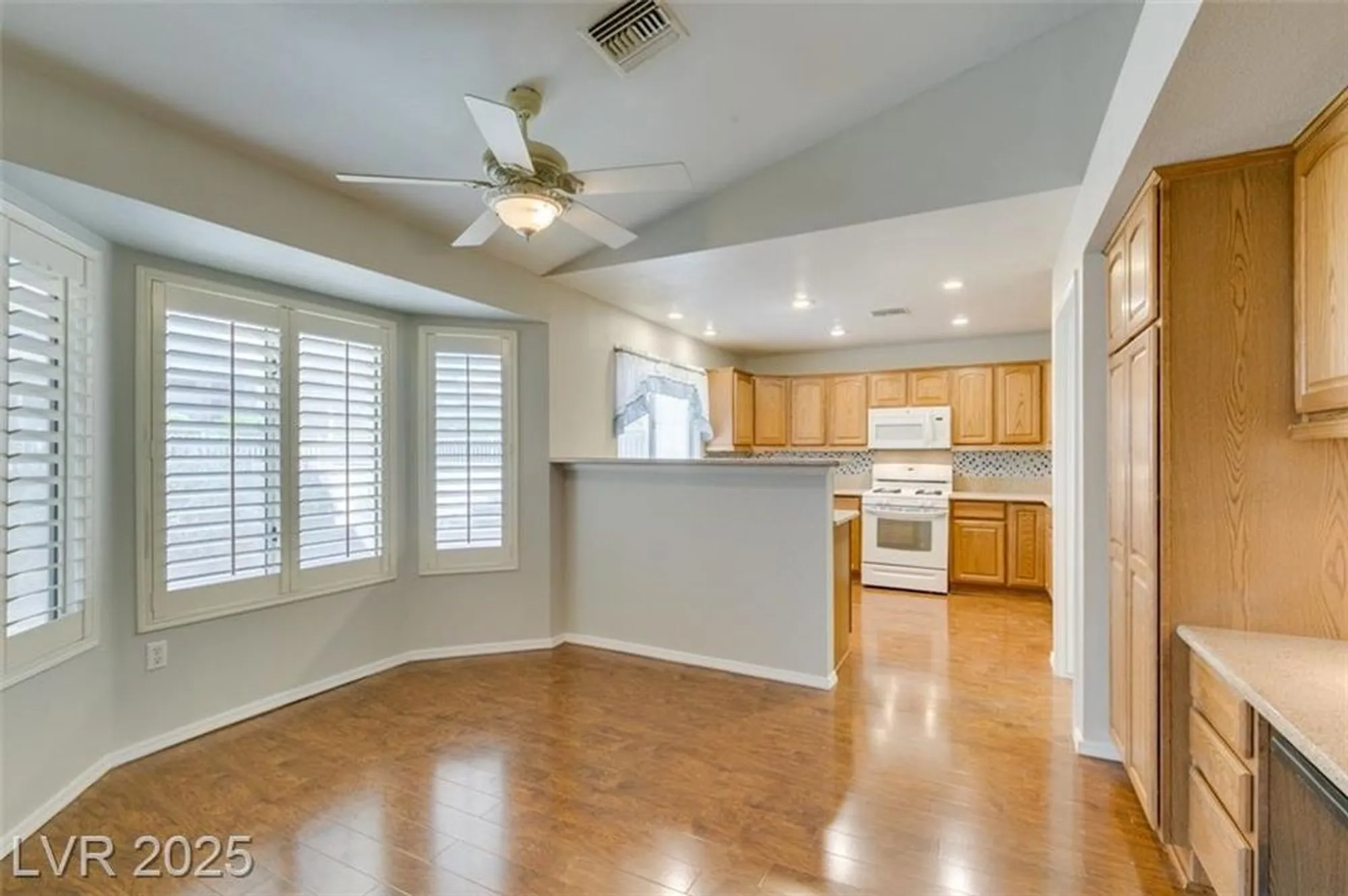 Property Slideshow image 13 of 31 | 10009 netherton dr, Las Vegas, NV, 89134