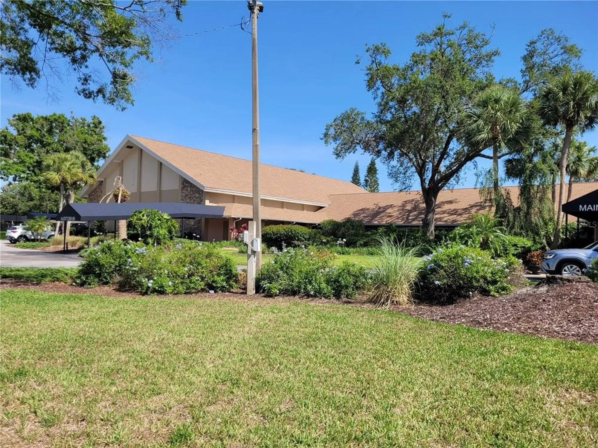Property Slideshow image 17 of 23 | 946 madrid dr, Palm Harbor, FL, 34684