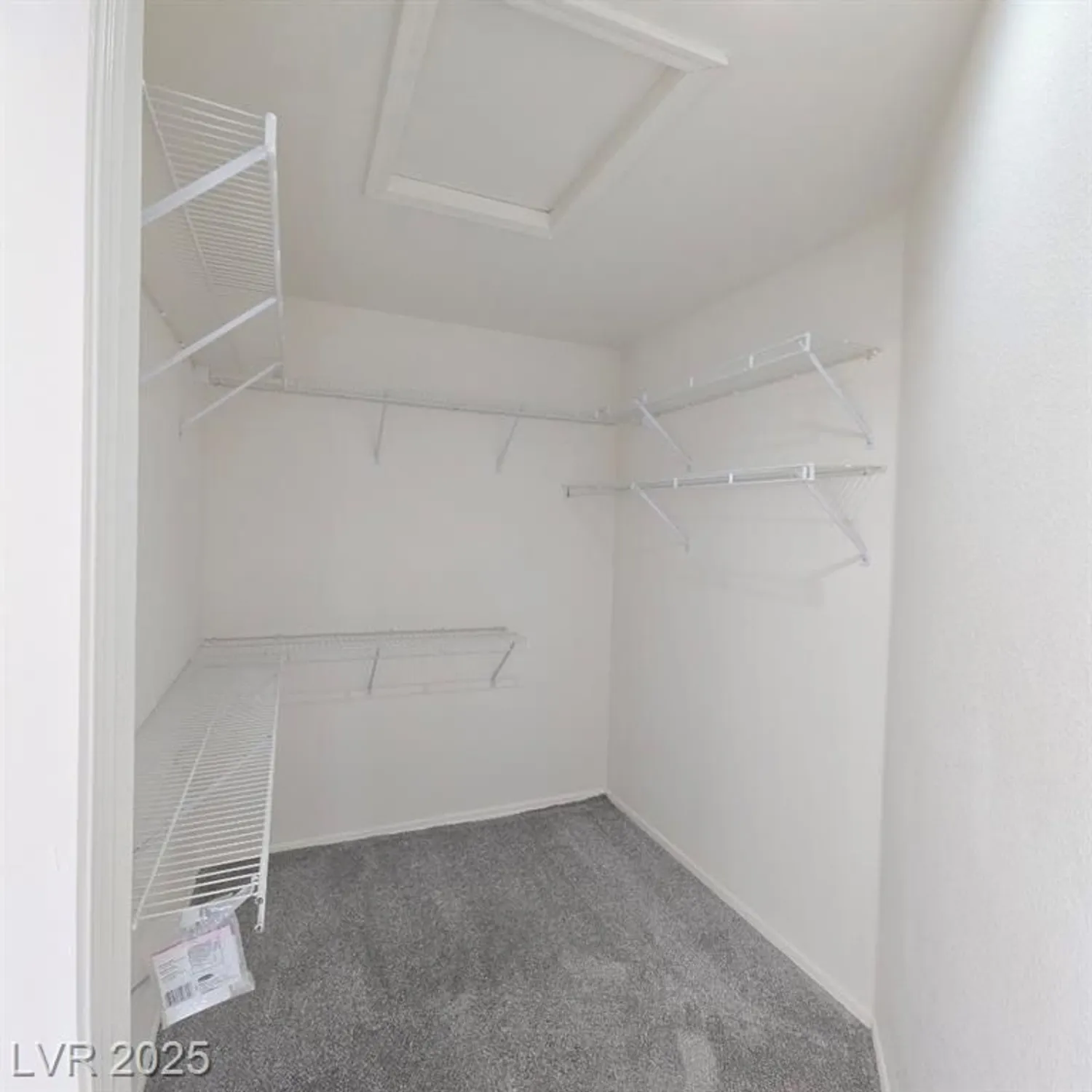 Property Slideshow image 18 of 38 | 10713 paradise point dr, Las Vegas, NV, 89134