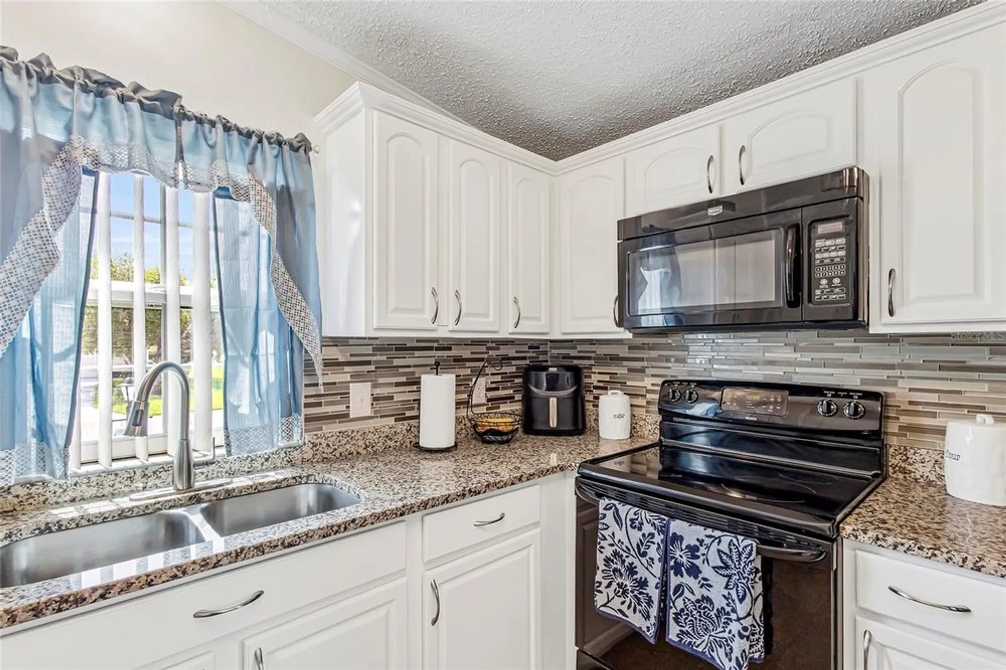 Property Slideshow image 15 of 38 | 25333 casa del lago ln, Leesburg, FL, 34748