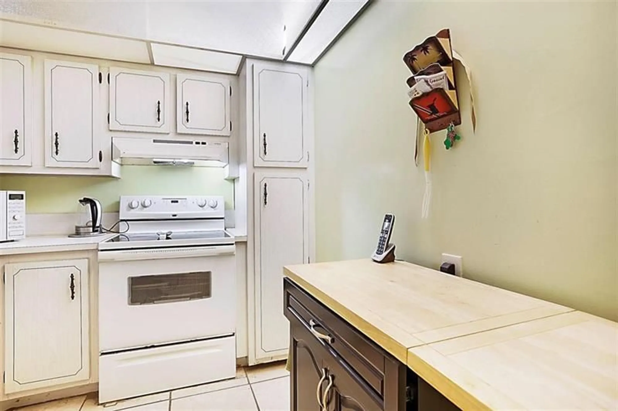 Property Slideshow image 14 of 26 | 1400 saint charles pl 616, Pembroke Pines, FL, 33026