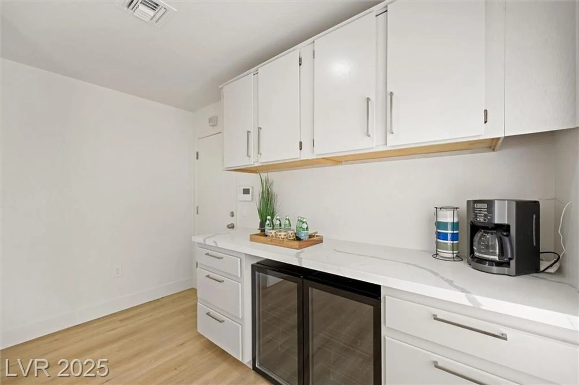 Property Slideshow image 17 of 40 | 2517 desert sands dr, Las Vegas, NV, 89134