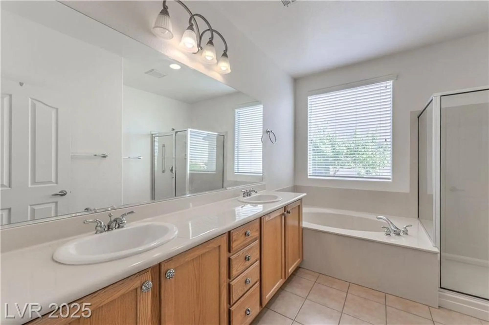 Property Slideshow image 27 of 52 | 2175 waterton rivers dr, Henderson, NV, 89044