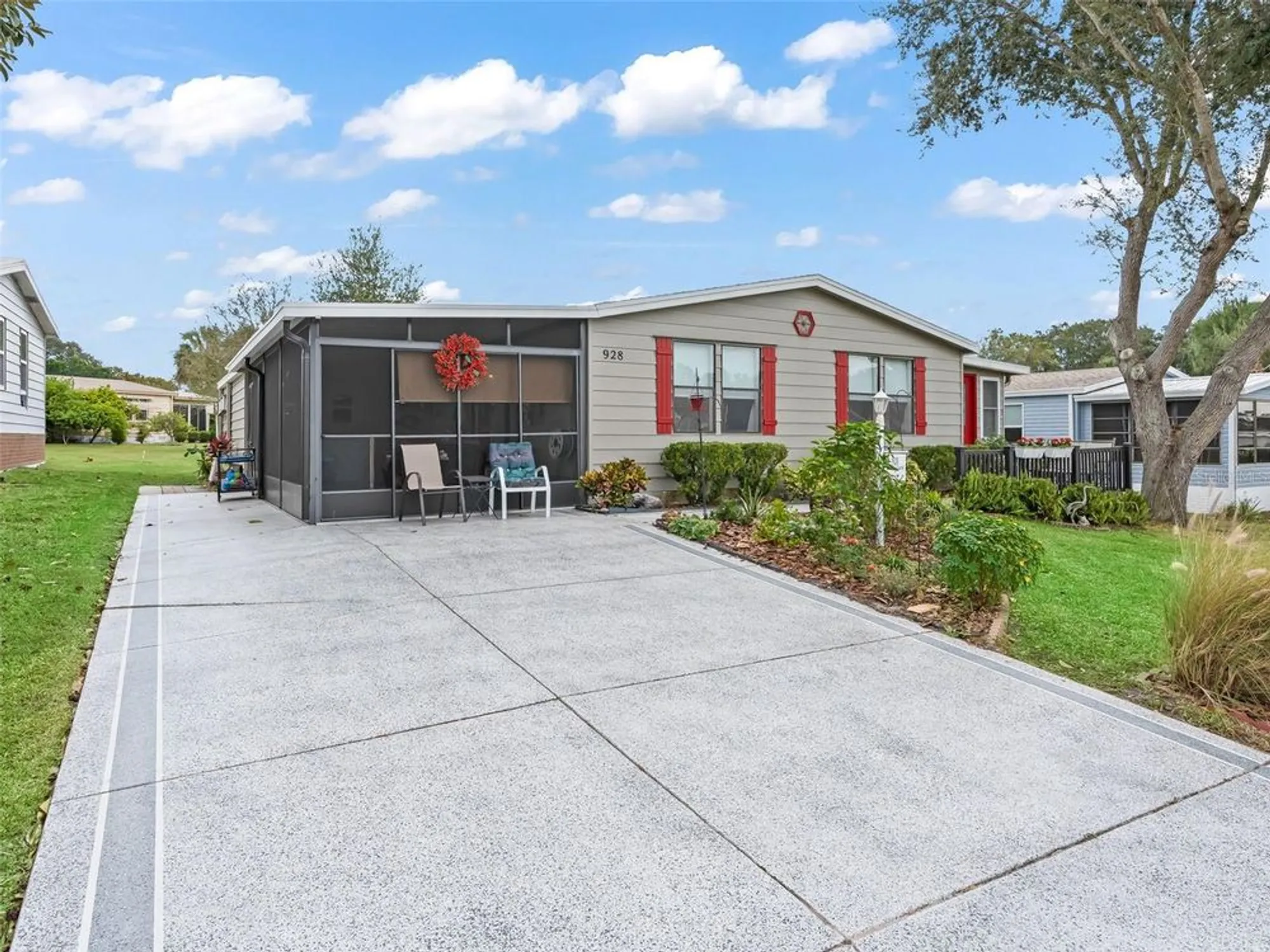 Property Slideshow image 2 of 31 | 928 oleander st, The Villages, FL, 32159