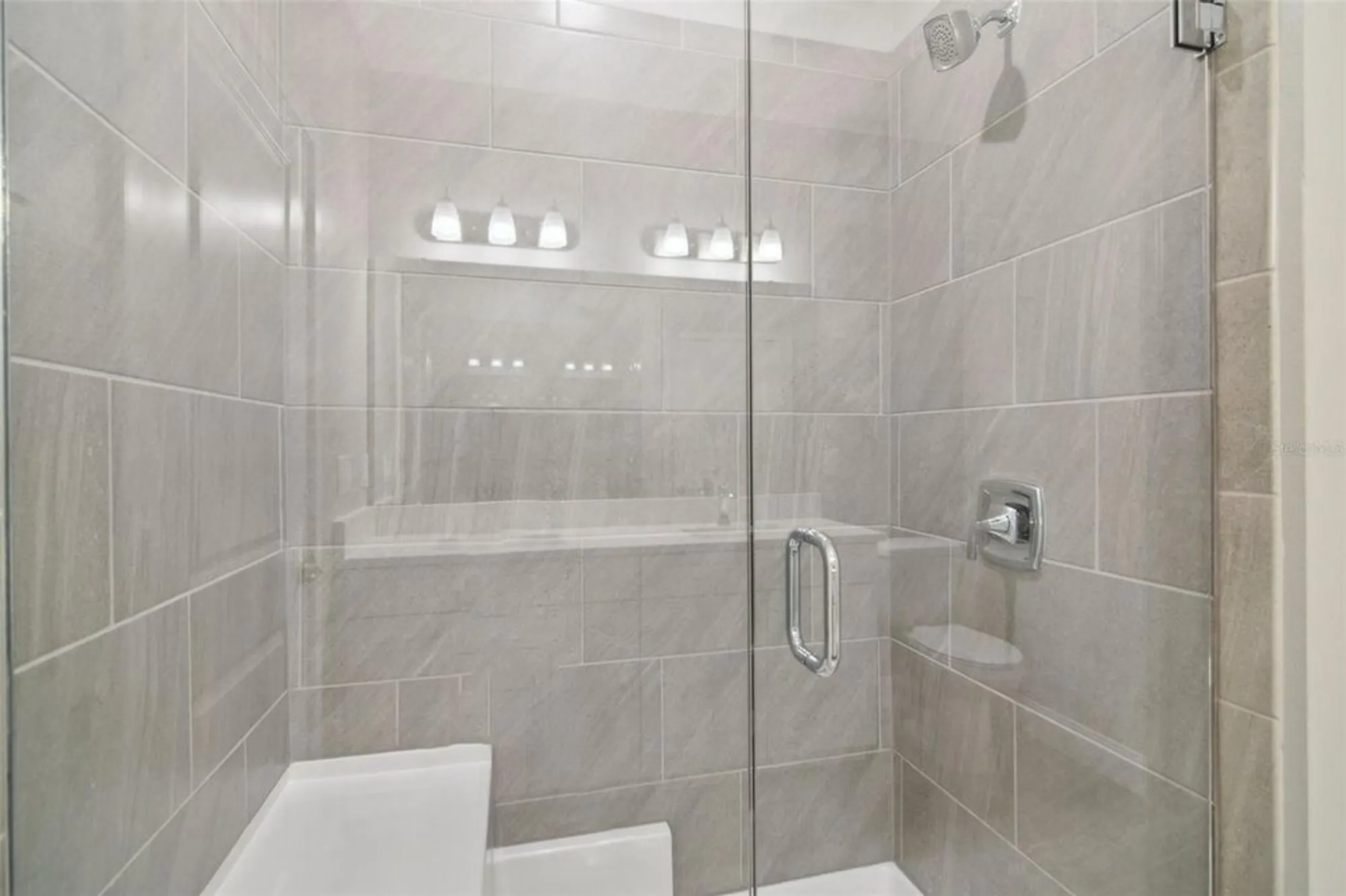 Property Slideshow image 10 of 25 | 7557 laureate blvd unit 6208, Orlando, FL, 32827