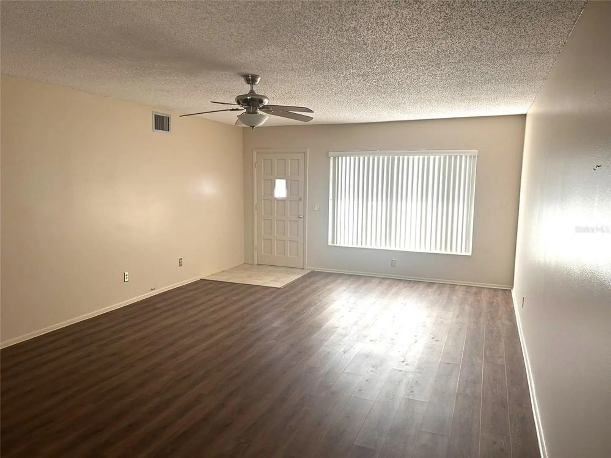 Property Slideshow image 6 of 55 | 2402 ecuadorian way apt 18, Clearwater, FL, 33763