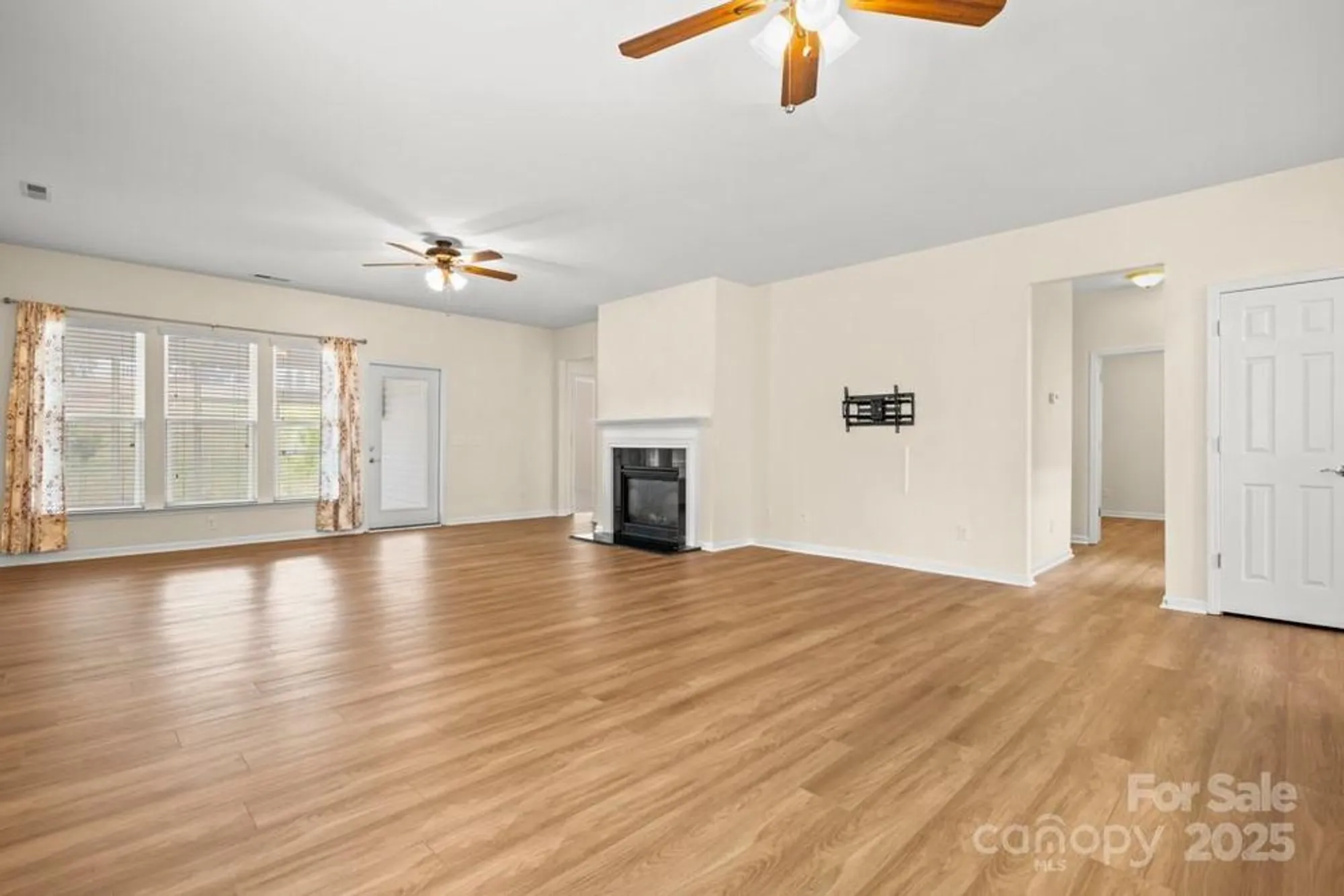 Property Slideshow image 9 of 36 | 20135 dovekie ln, Fort Mill, SC, 29707