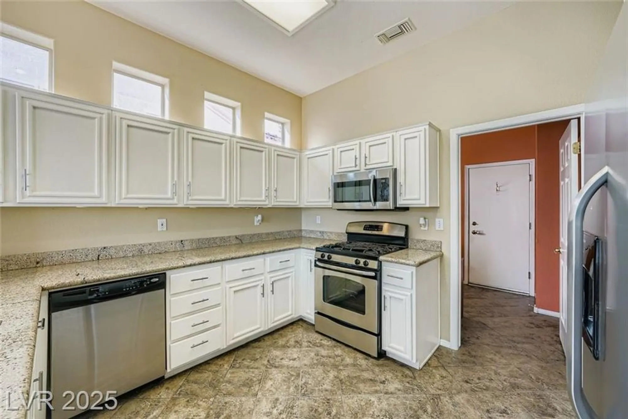 Property Slideshow image 10 of 21 | 2820 faiss dr, Las Vegas, NV, 89134
