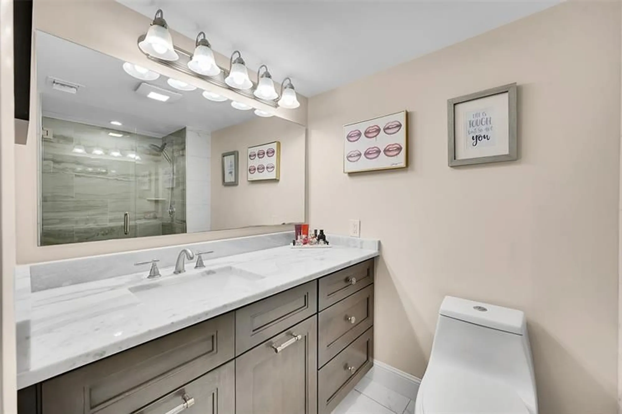 Property Slideshow image 45 of 61 | 21207 lago cir d, Boca Raton, FL, 33433