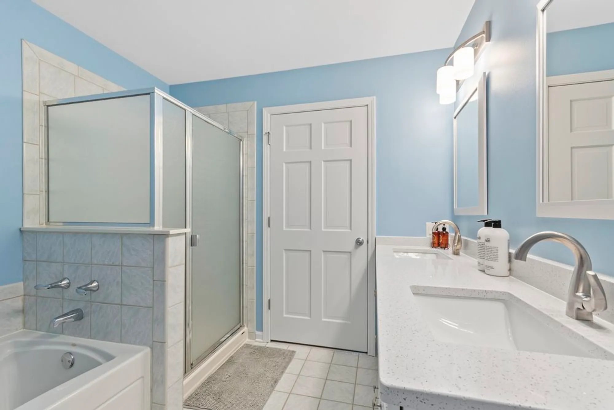 Property Slideshow image 25 of 31 | 631 belmont ln, Carol Stream, IL, 60188