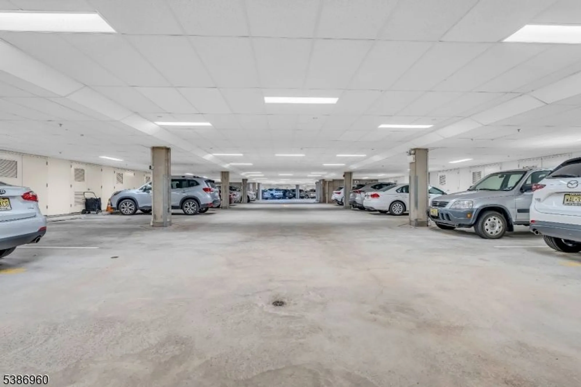 Property Slideshow image 31 of 38 | 182 victoria dr, Basking Ridge, NJ, 07920