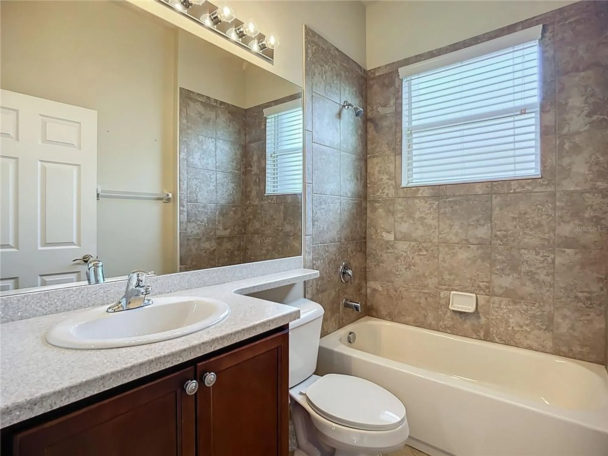 Property Slideshow image 39 of 80 | 16113 cape coral dr, Wimauma, FL, 33598