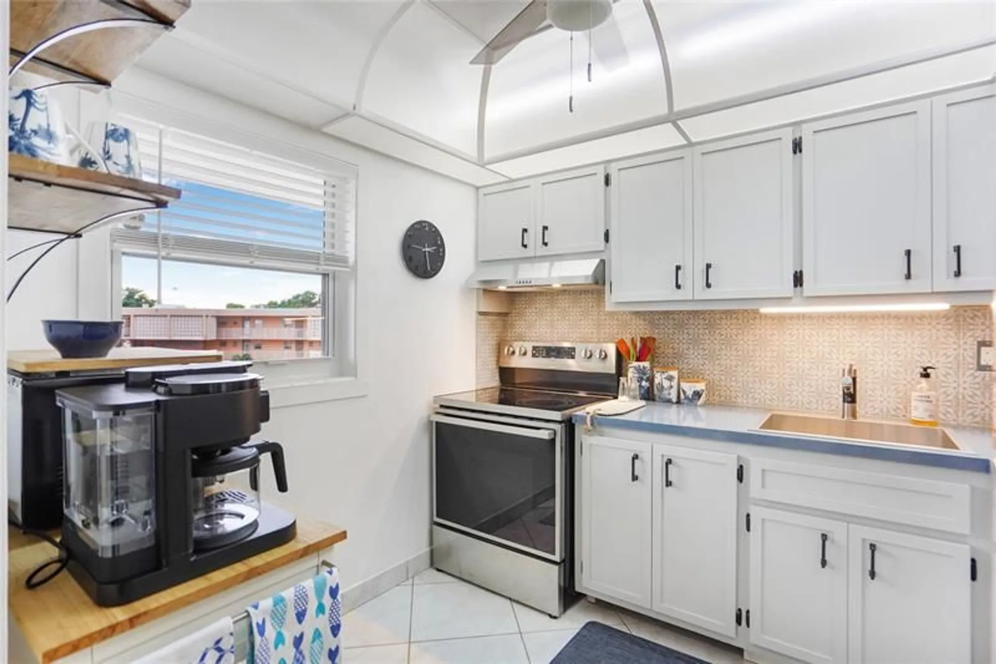 Property Slideshow image 10 of 24 | 3051 nw 46th ave 407, Lauderdale Lakes, FL, 33313