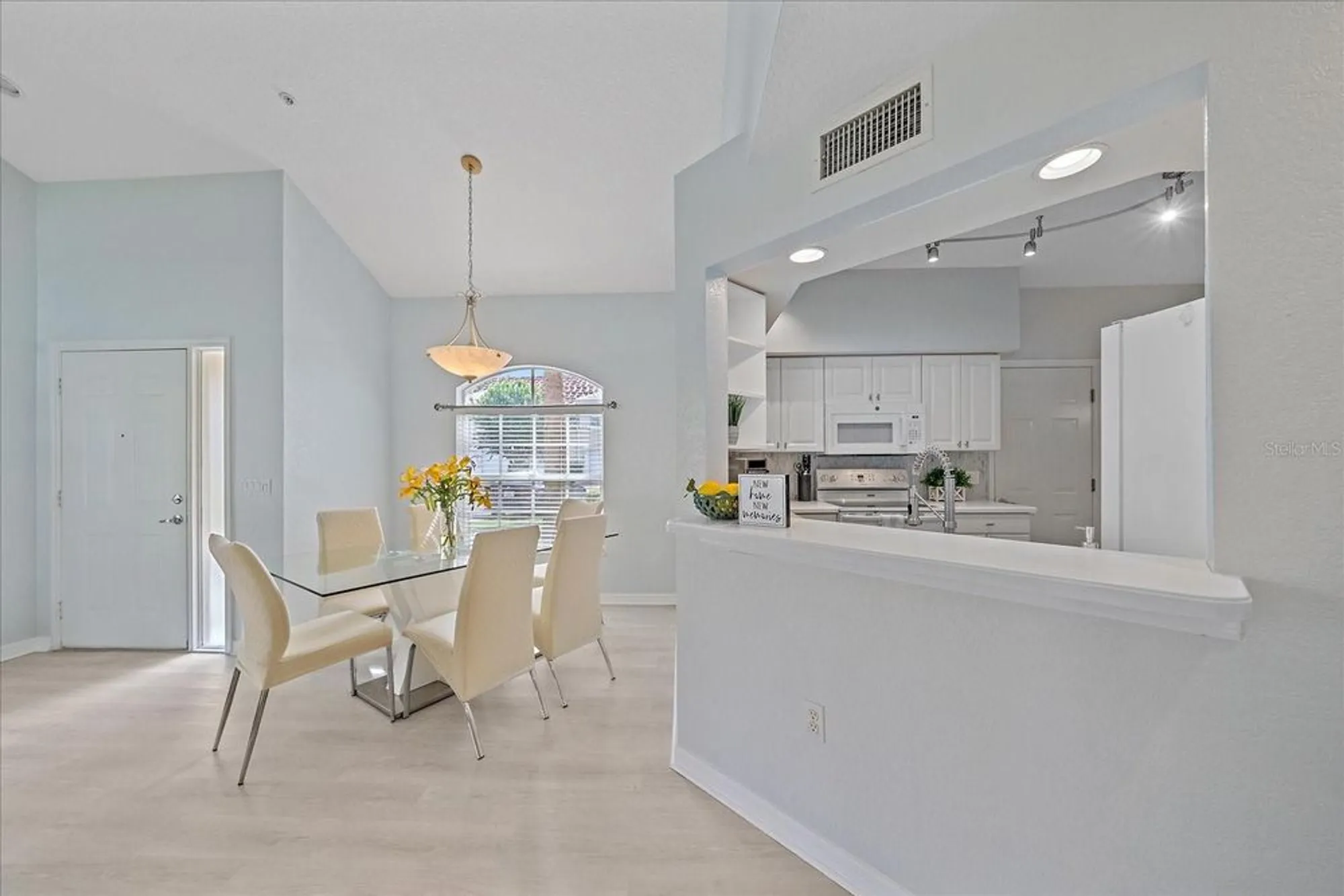 Property Slideshow image 9 of 36 | 7123 cedar hollow cir, Bradenton, FL, 34203