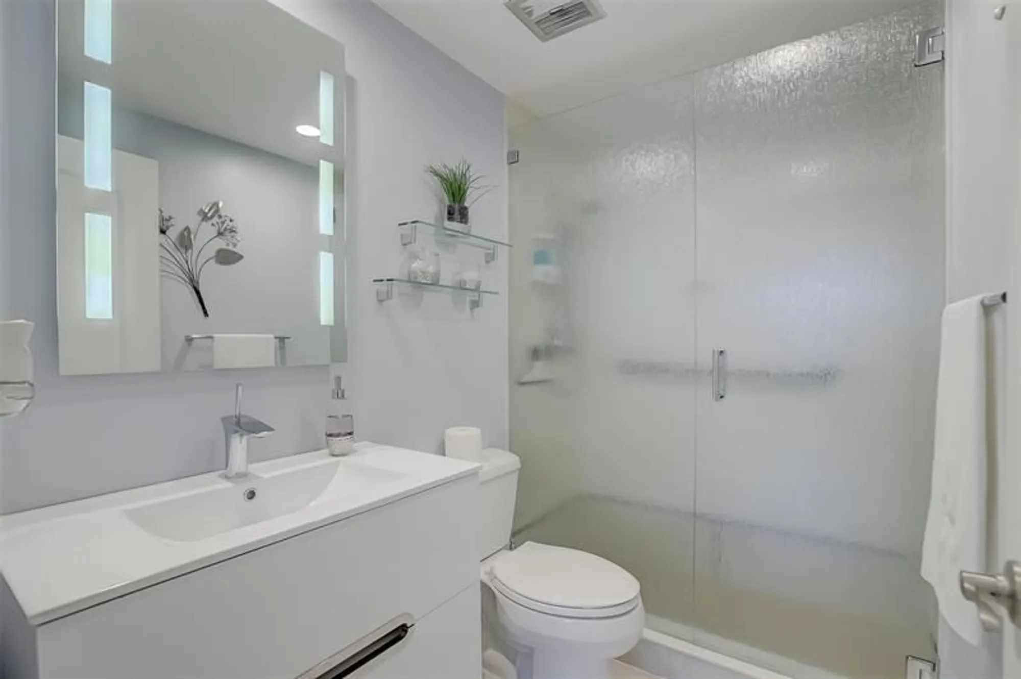 Property Slideshow image 19 of 24 | 3300 ne 36th st 1011, Fort Lauderdale, FL, 33308