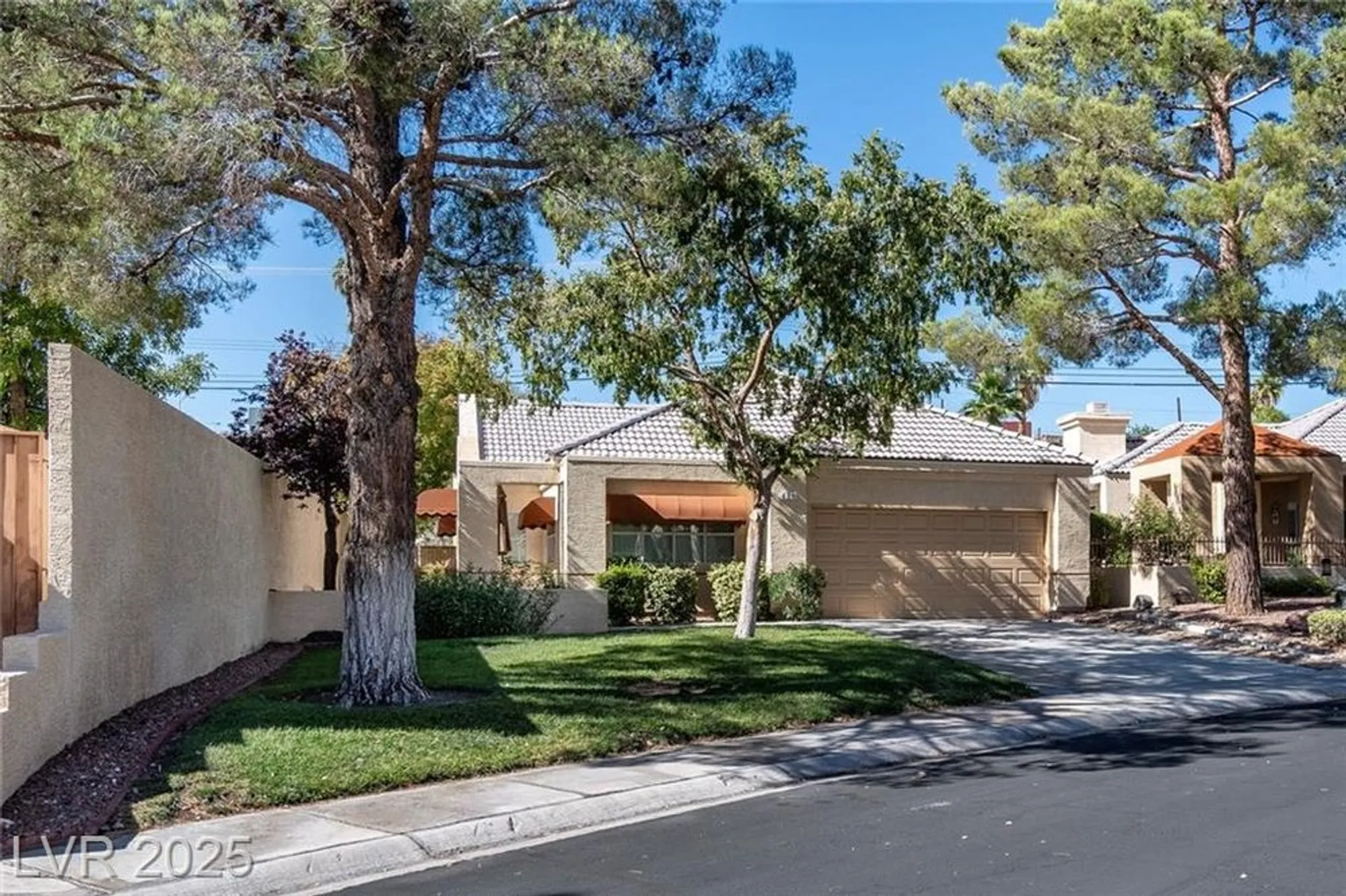 Property Slideshow image 1 of 55 | 429 mill hollow rd, Las Vegas, NV, 89107