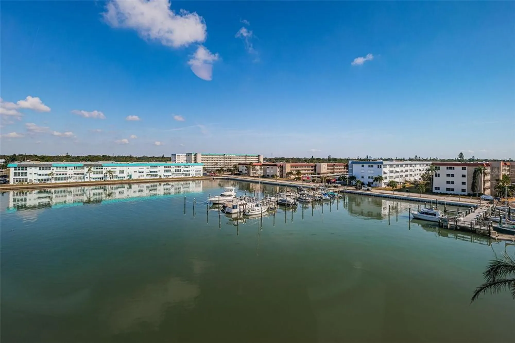 Property Slideshow image 2 of 99 | 5925 shore blvd 505, Gulfport, FL, 33707