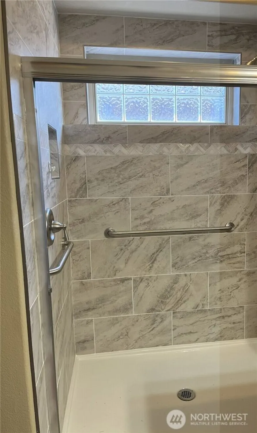 Property Slideshow image 15 of 27 | 8650 bainbridge loop, Lacey, WA, 98516