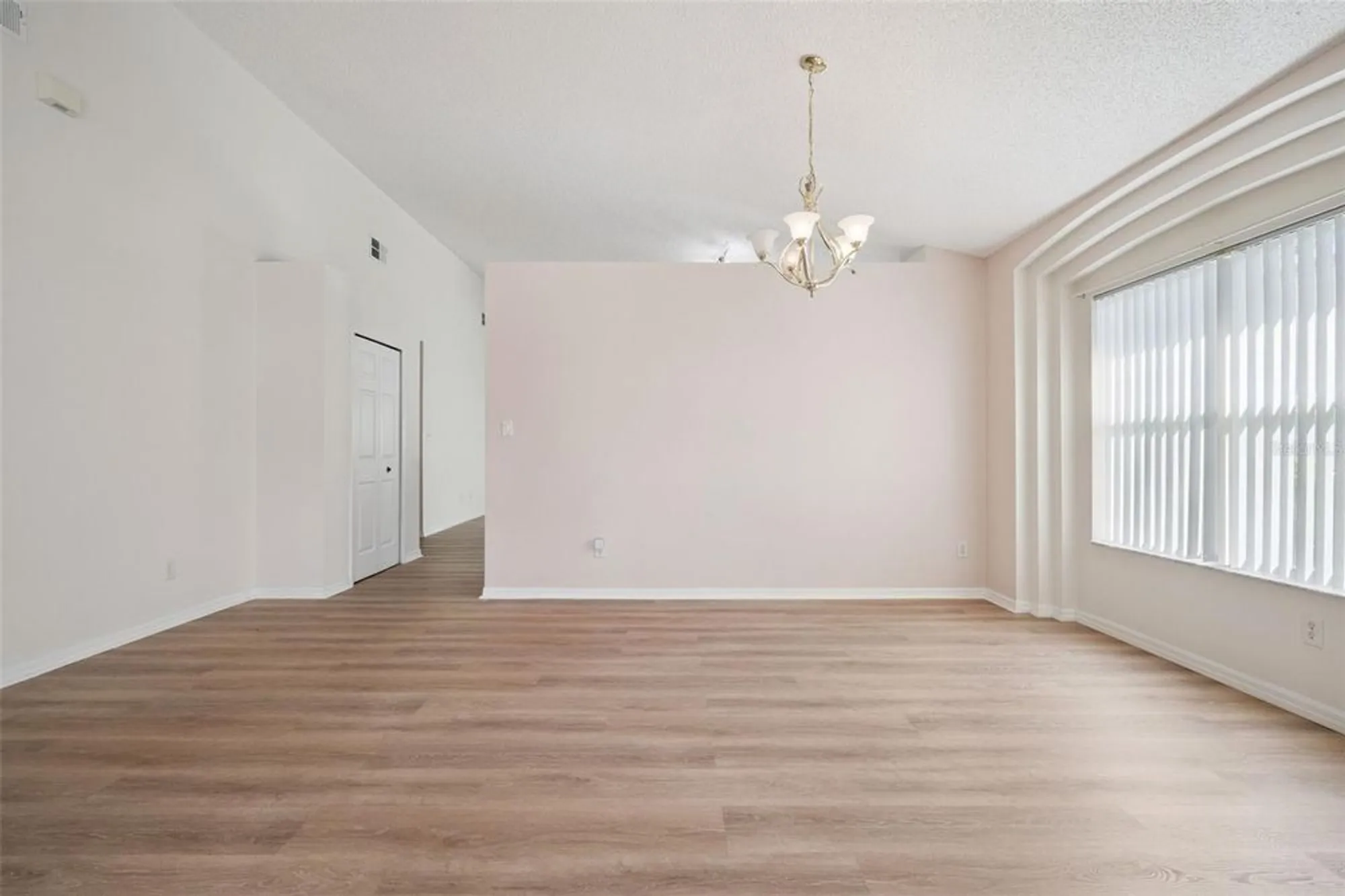 Property Slideshow image 7 of 37 | 24914 cranes roost cir, Leesburg, FL, 34748