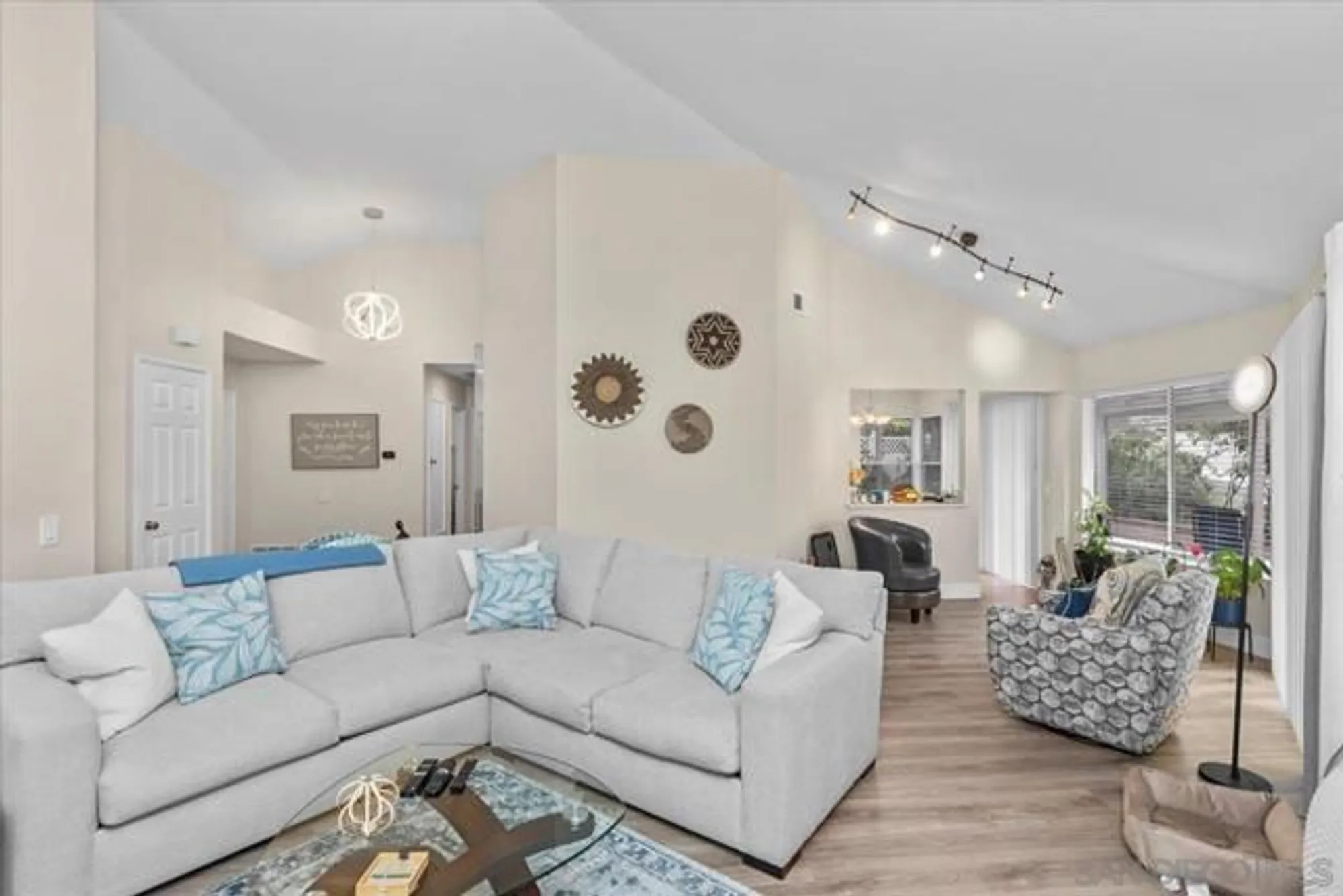 Property Slideshow image 18 of 45 | 1299 via apuesto, San Marcos, CA, 92078