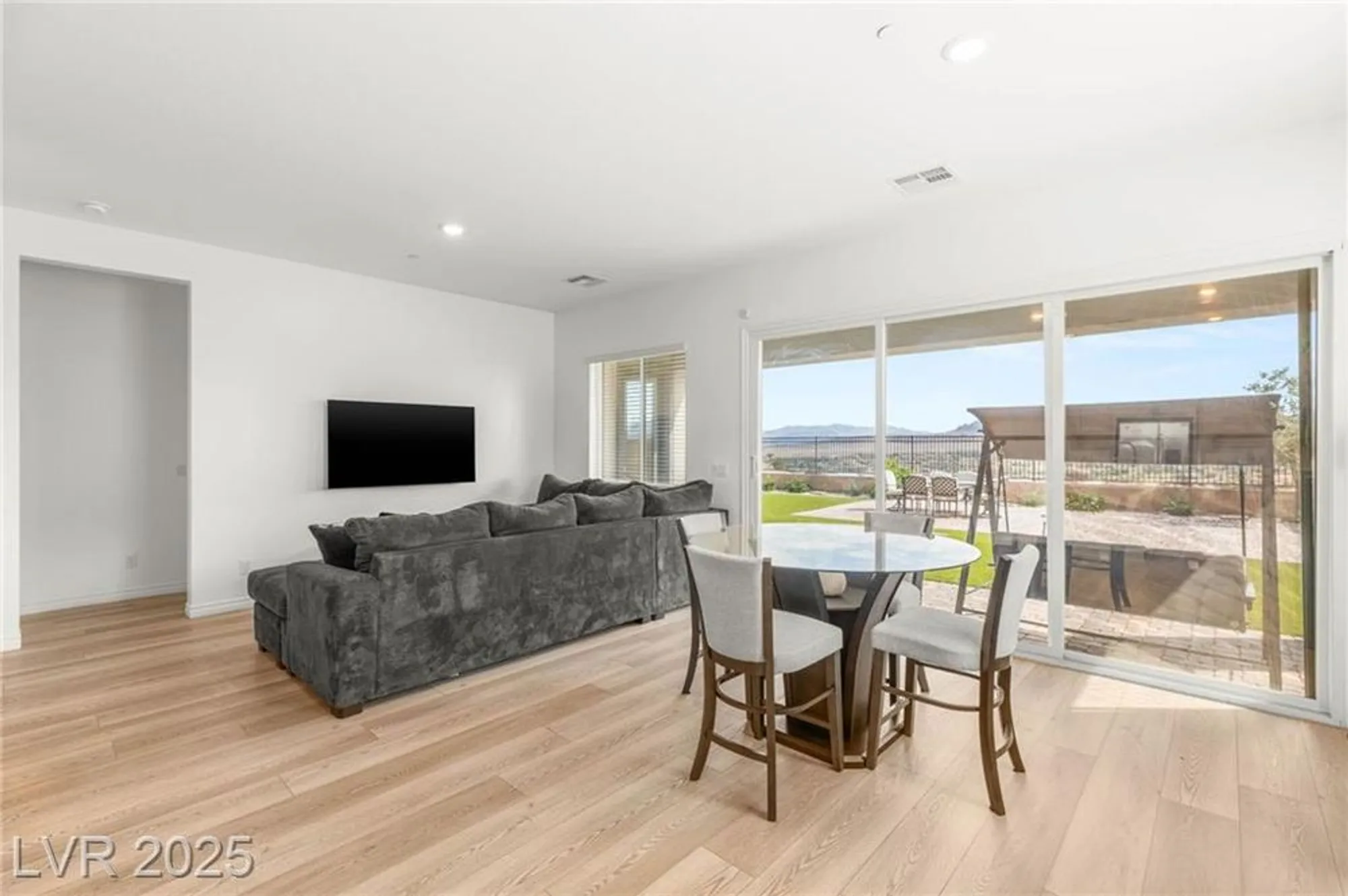 Property Slideshow image 12 of 42 | 116 juliette pointe ln, Henderson, NV, 89011