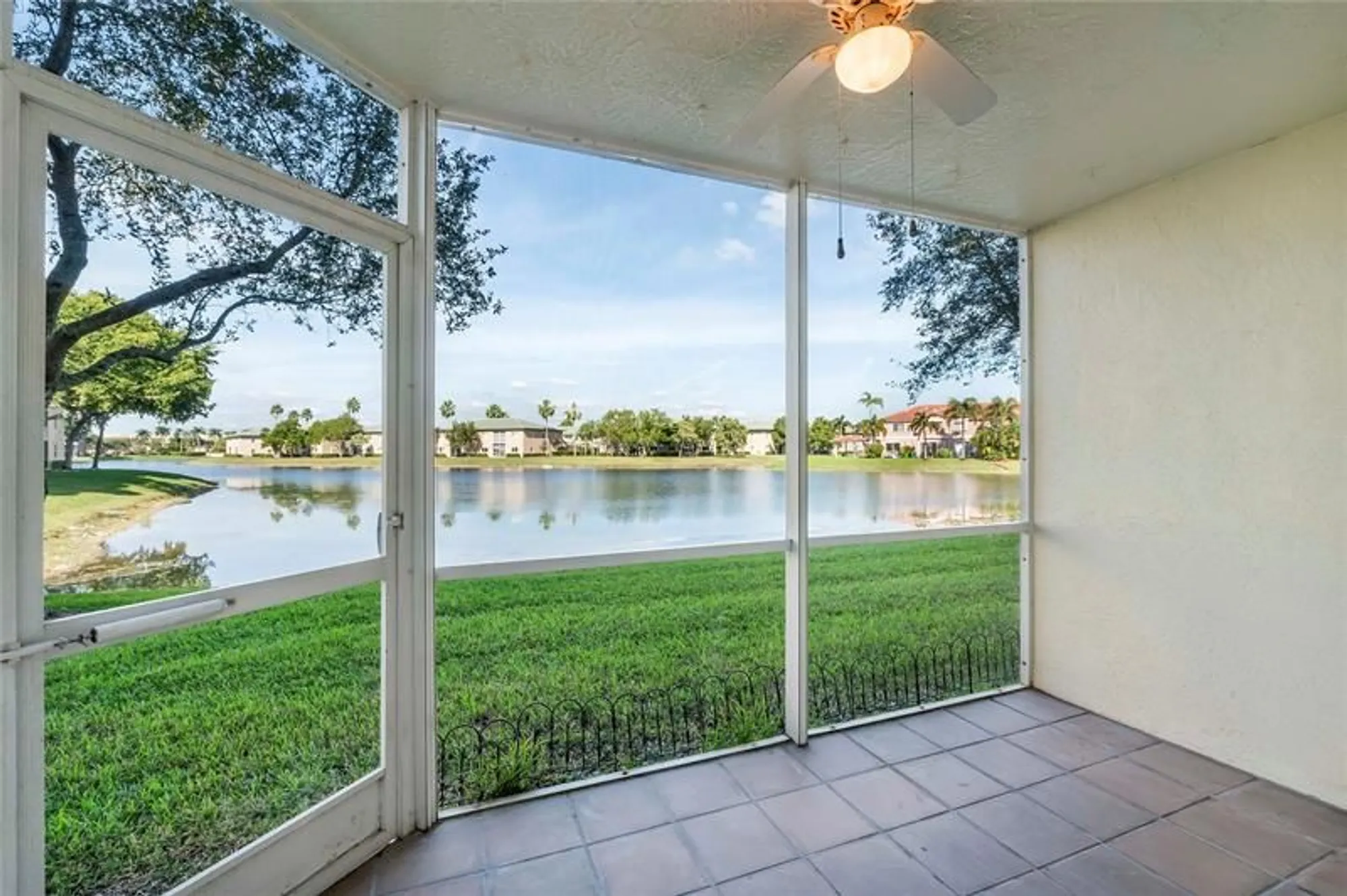 Property Slideshow image 32 of 73 | 7763 southampton ter 102, Tamarac, FL, 33321
