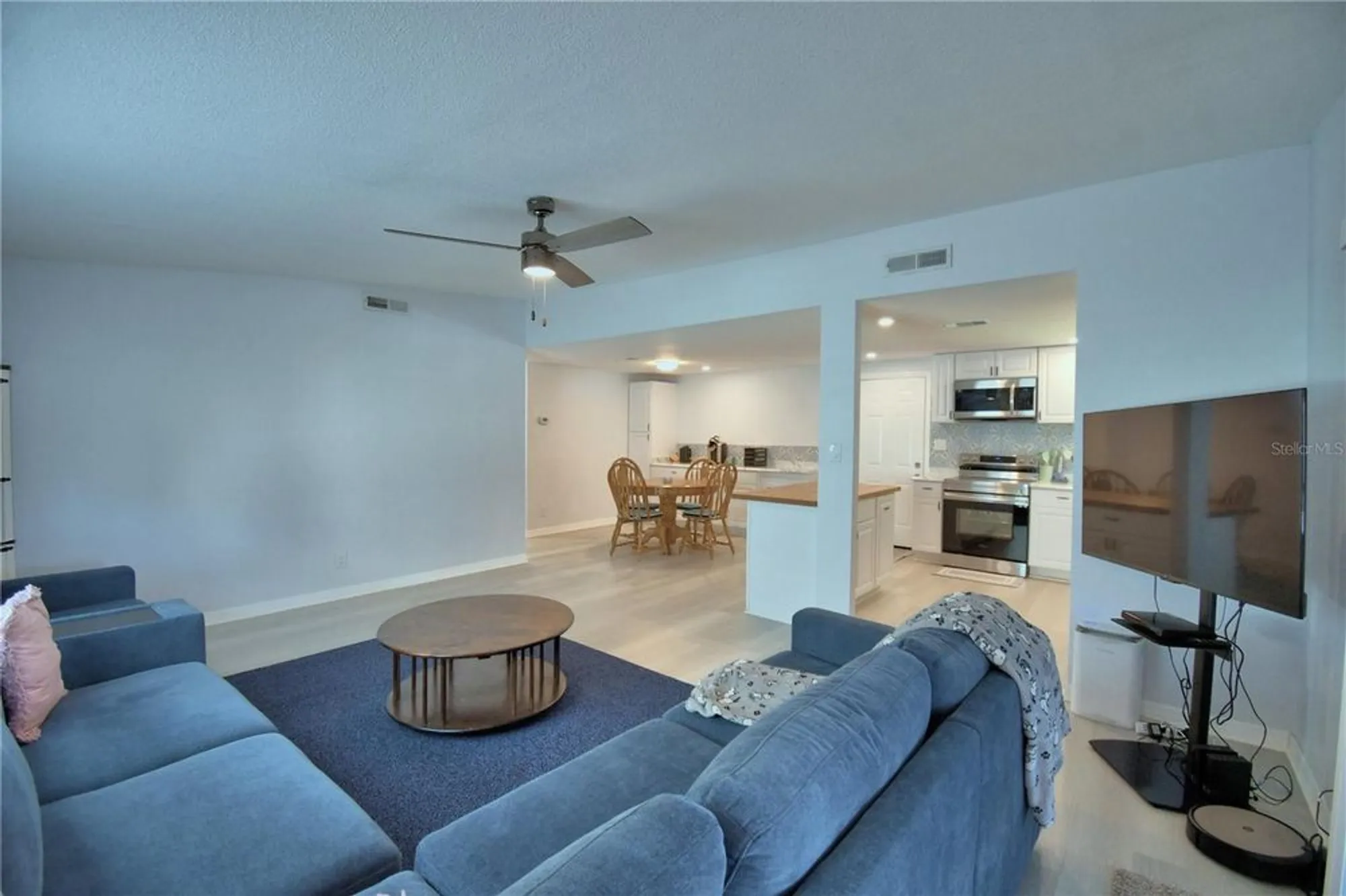 Property Slideshow image 15 of 48 | 4816 goldenview ln, Lakeland, FL, 33811