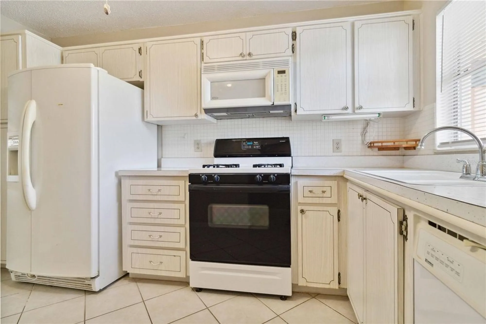 Property Slideshow image 15 of 30 | 5623 80th st n unit 202, St Petersburg, FL, 33709