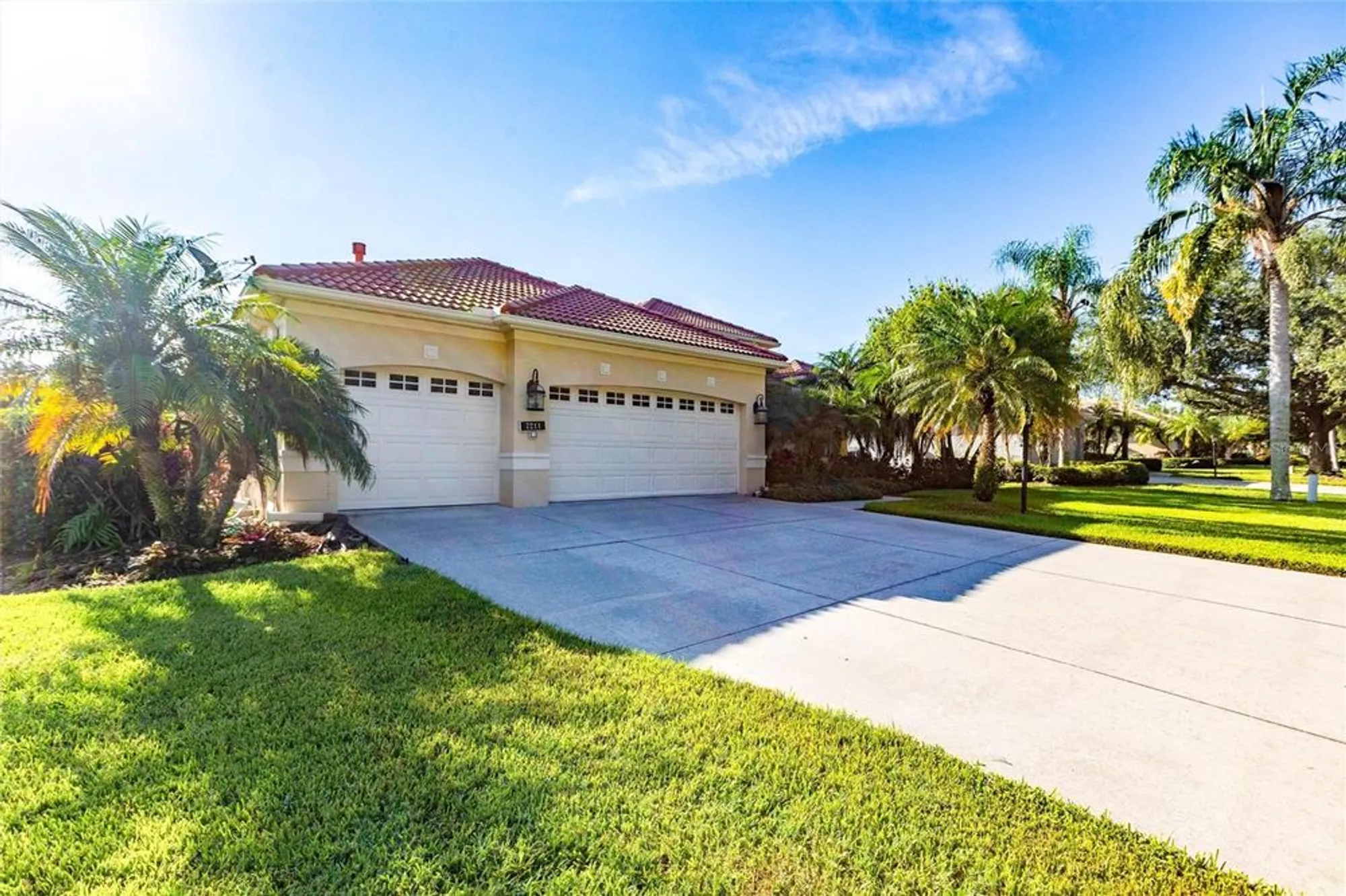 Property Slideshow image 2 of 51 | 7211 treymore ct, Sarasota, FL, 34243