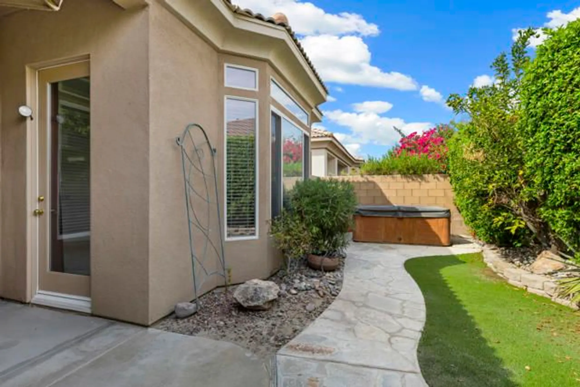 Property Slideshow image 24 of 39 | 44108 royal troon dr, Indio, CA, 92201