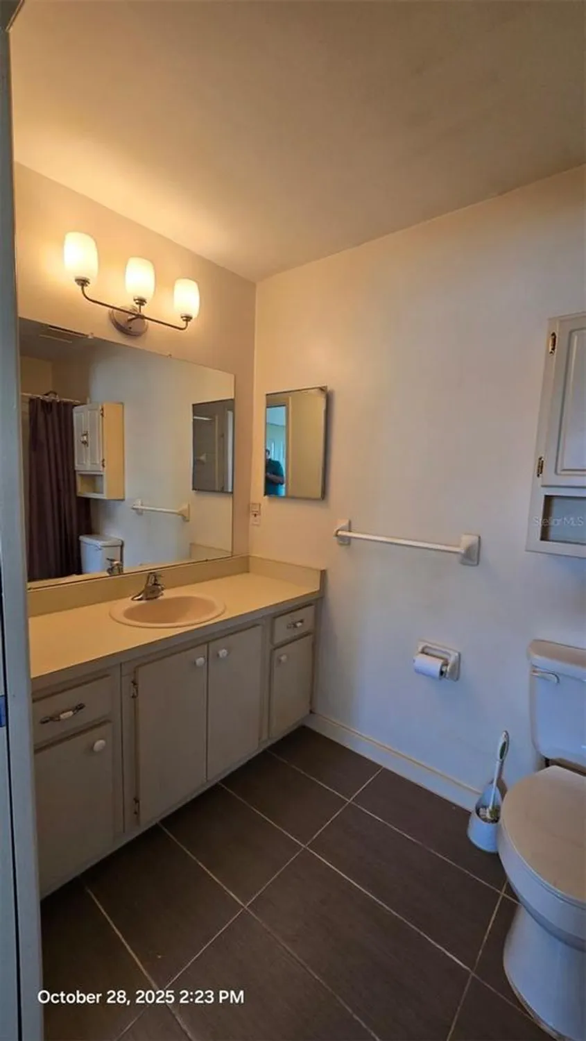 Property Slideshow image 16 of 23 | 1826 foxhunt dr b, Sun City Center, FL, 33573