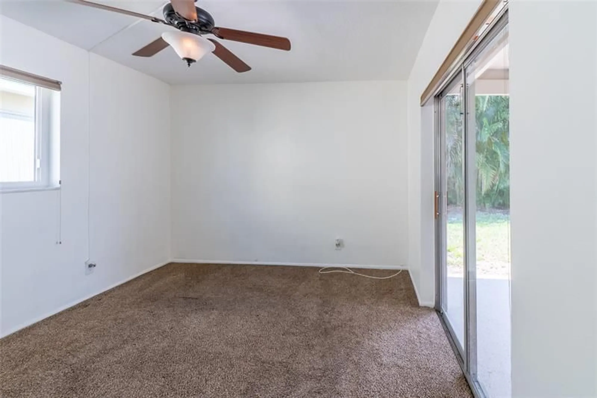 Property Slideshow image 12 of 26 | 4714 nw 44th st, Tamarac, FL, 33319