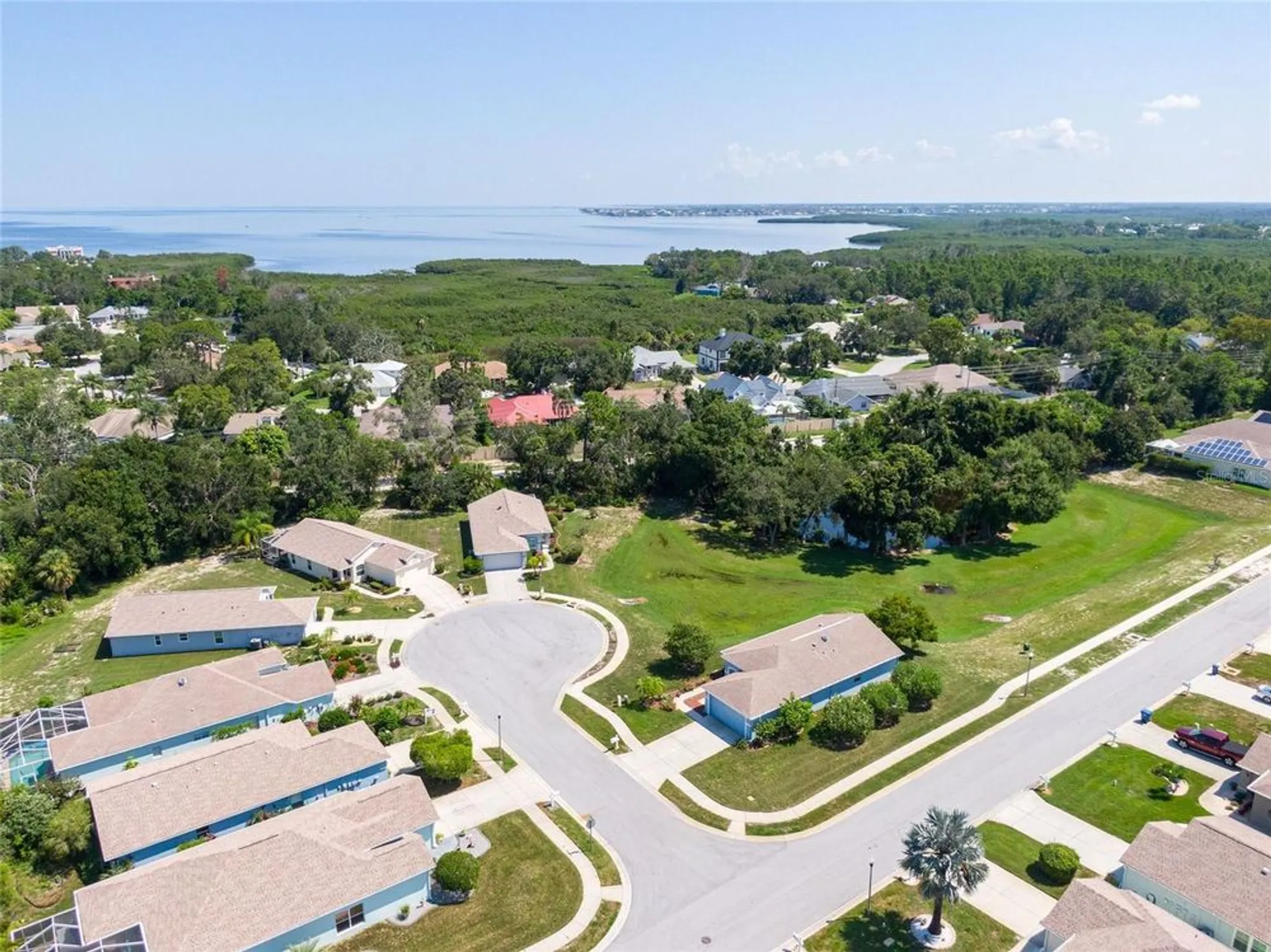 Property Slideshow image 30 of 35 | 2926 walnut grove ct, Holiday, FL, 34691