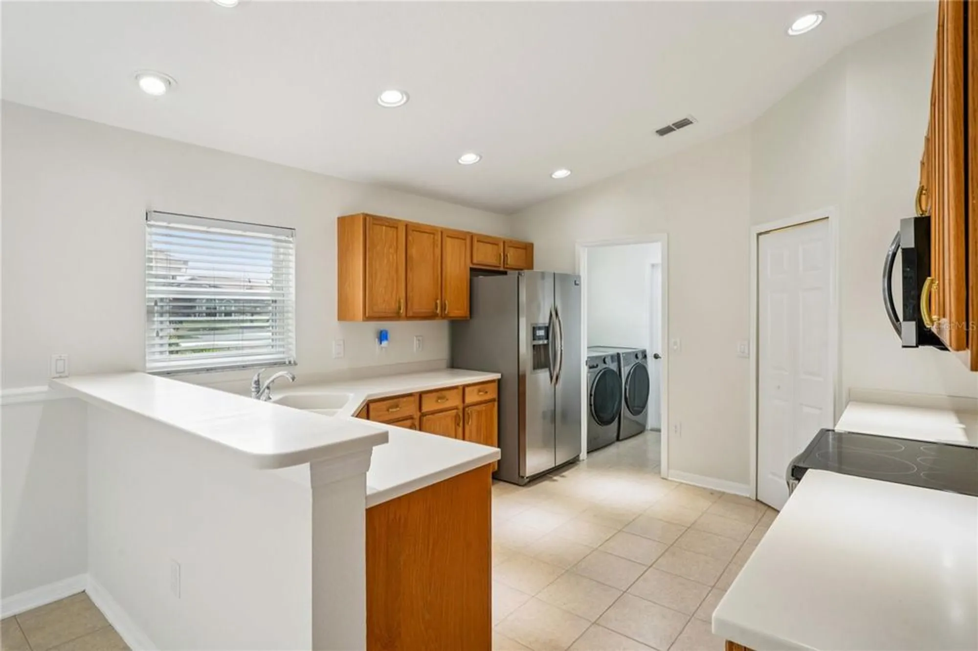 Property Slideshow image 10 of 81 | 322 greenwich cir, Spring Hill, FL, 34609