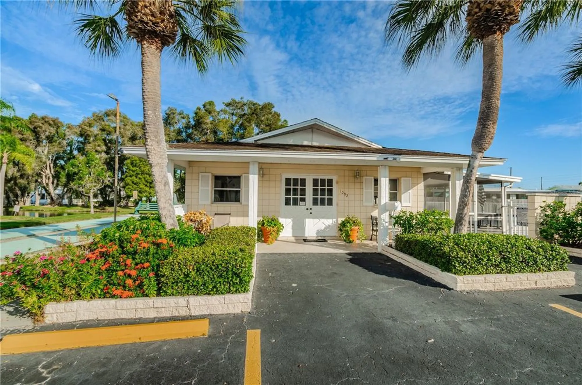 Property Slideshow image 33 of 36 | 858 cambridge ct # 858, Dunedin, FL, 34698
