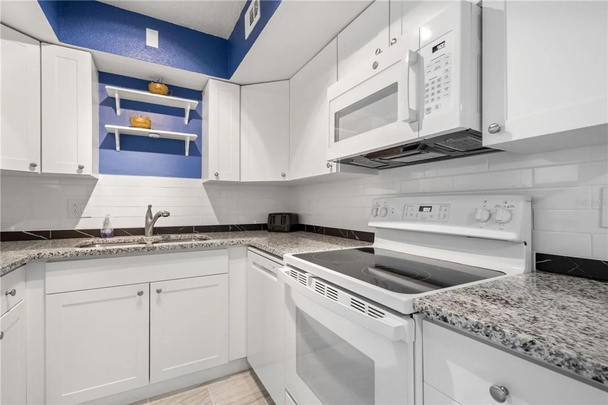 Property Slideshow image 9 of 30 | 2437 harbor blvd apt 210, Port Charlotte, FL, 33952